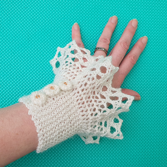 Garter Lace Wrist Warmers