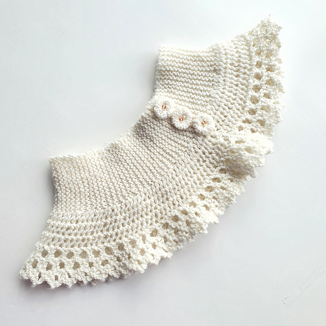 Garter Lace Cowl