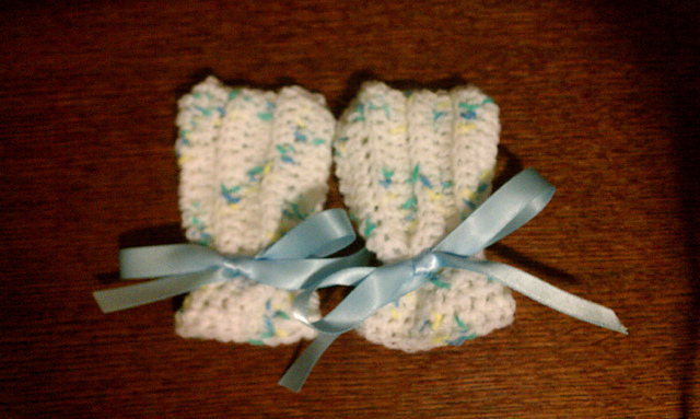 (P0002) crochet baby mittens