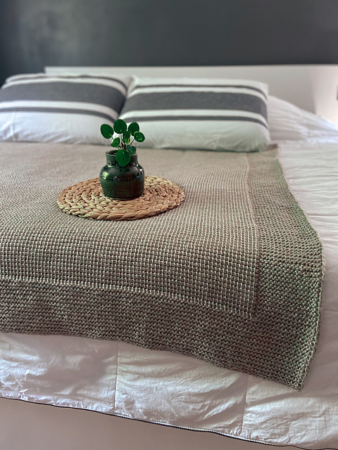 Lisse Throw Blanket