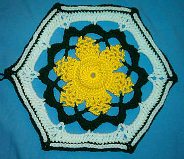 Cenhinen Bedr (Peter's Leek Daffodil Hexagon)
