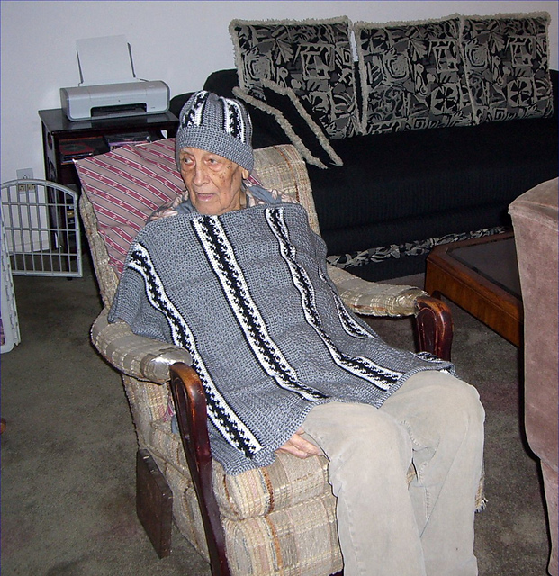 Ravelry: Houndstooth Lap Robe pattern by Dorothy Warrell