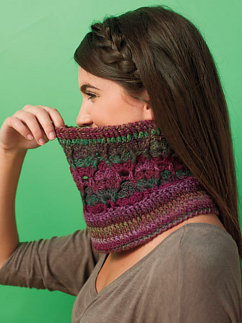 Swoopy Cowl