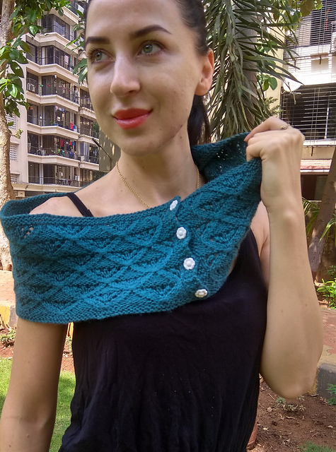 Diamond Darling Cowl