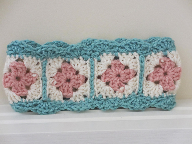 Shell-Edged Granny Square Headband