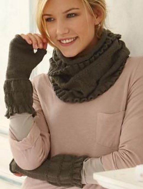 R0115 Ladies Loop and Wrist Warmers
