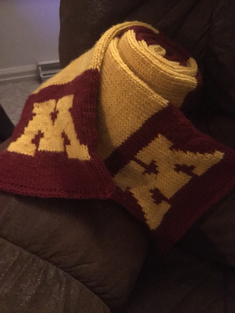 University of Minnesota Striped Scarf Kit