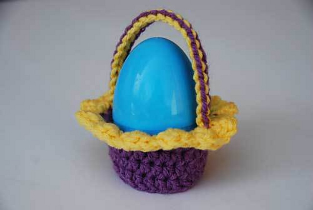 Mini Scalloped Edge Basket
