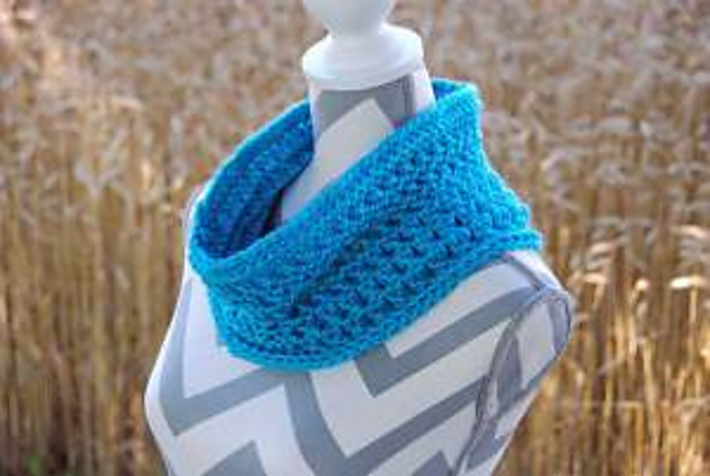 Pebbled Texture Cowl