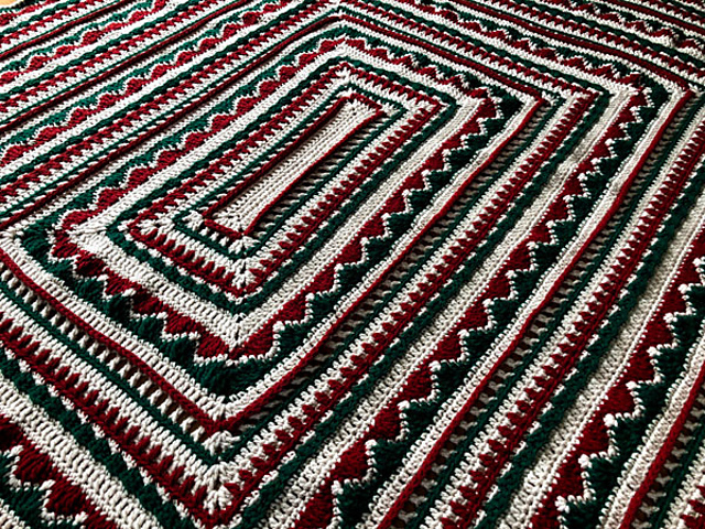 Christmas Trimmings Afghan