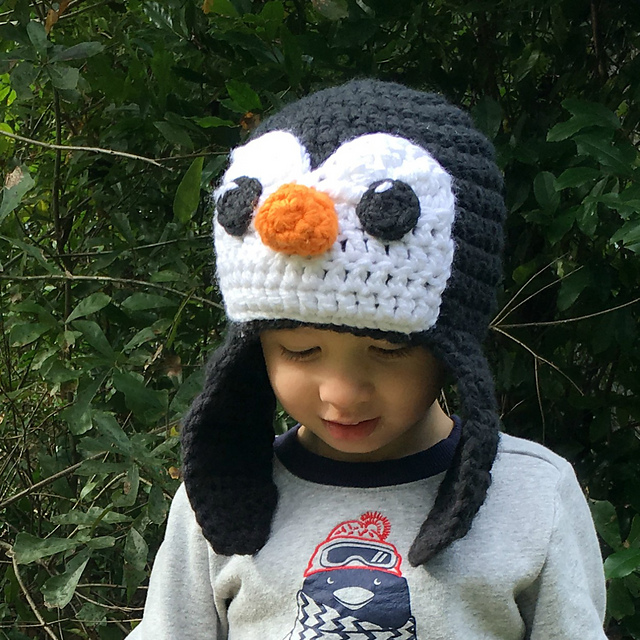 Chunky Penguin Hug Hat