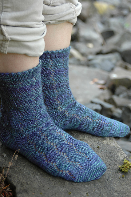Zigzag Lace Socks