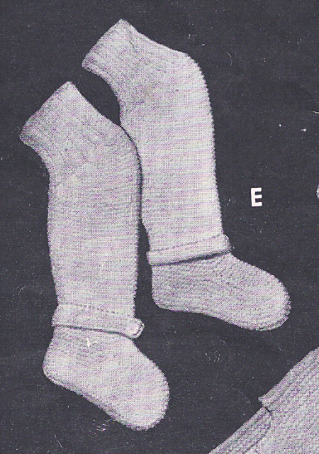 The Beehive Layette: Baby's Long Bootees