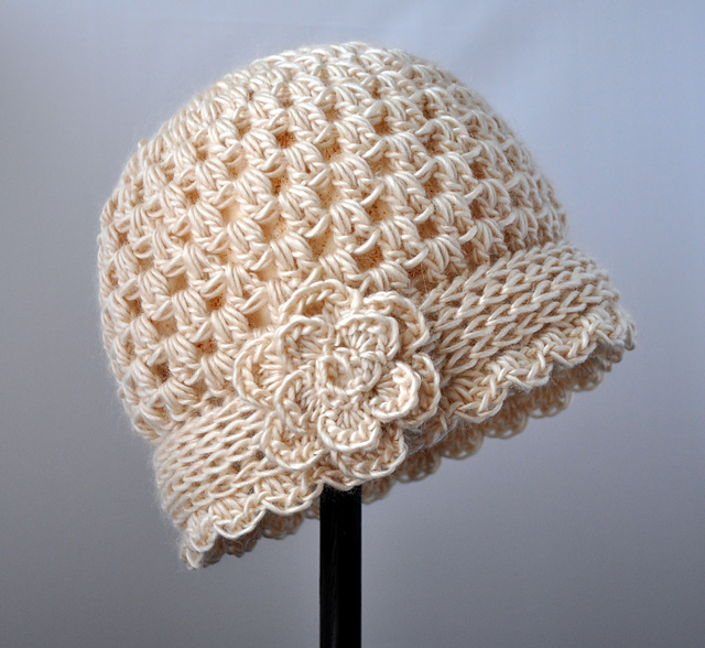 Vintage Crochet Cloche Hat Patterns Womans Crochet Cloche Hat