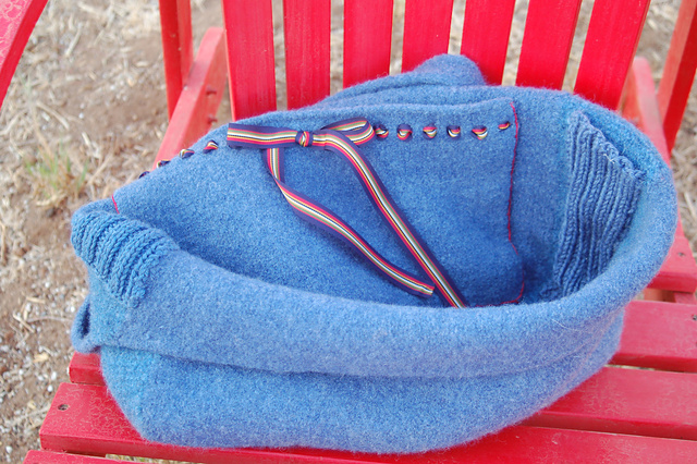 Raspberry Wheat Ale Messenger Bag