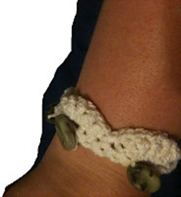 Crochet Half-Shell Beaded Bracelet