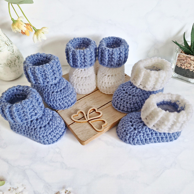 Ridged Cuff Baby Booties