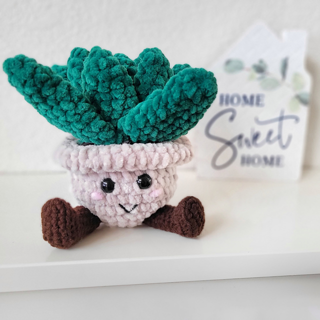 Plant Buddy Aloe / Succulent Plushie
