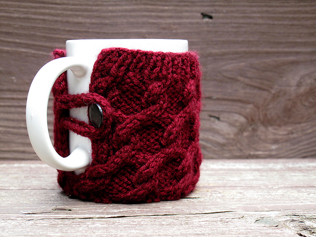 Tangled Cables Mug Sweater
