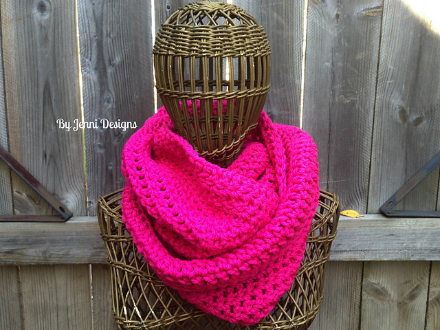 Easy Peasy Chunky Infinity Scarf