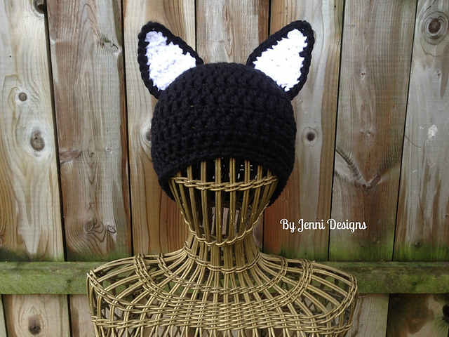 Women's chunky cat hat