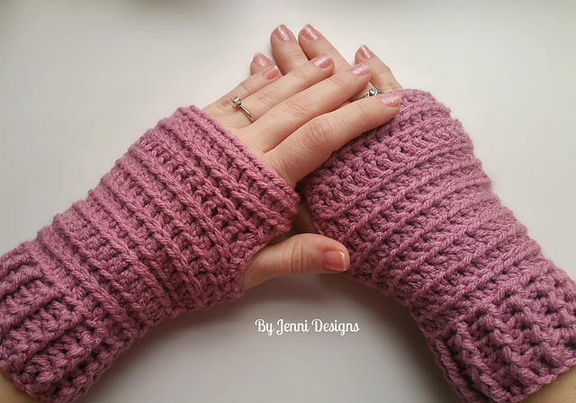 Textured & Ribbed Fingerless Gloves