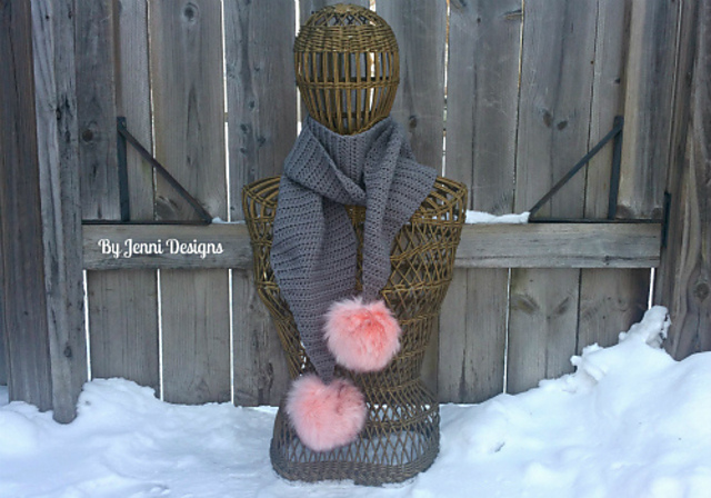 Simple Pom-Pom Scarf