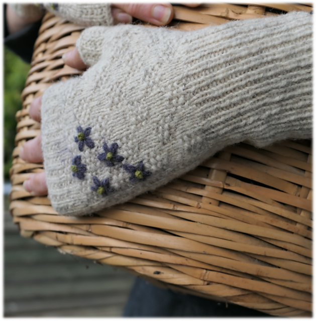 Lazy Daisy Fingerless Mitts