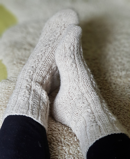Sofa Surfer Socks