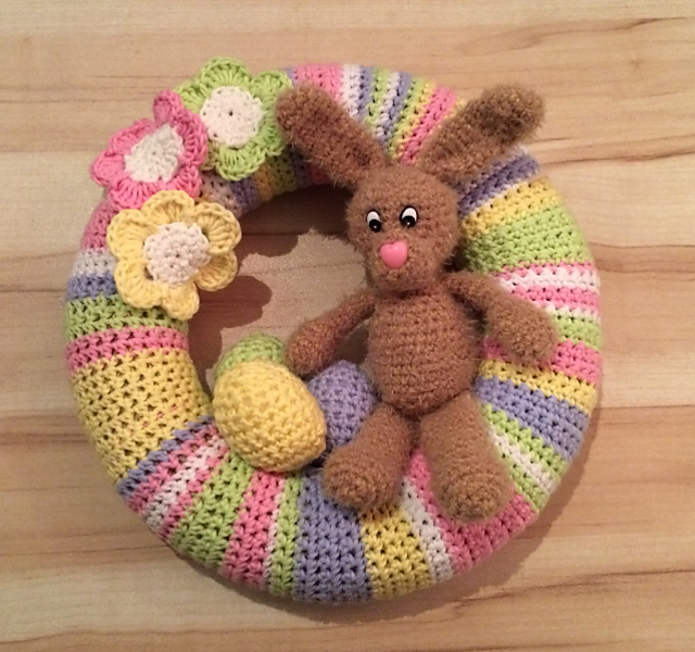 Osterkranz mit Hase