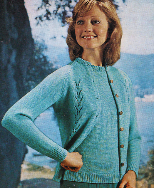 Lady's DK Cardigan