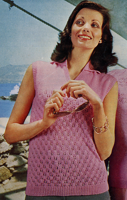Sleeveless Sweater with Collar