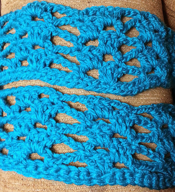 Lacey Trellis Cowl