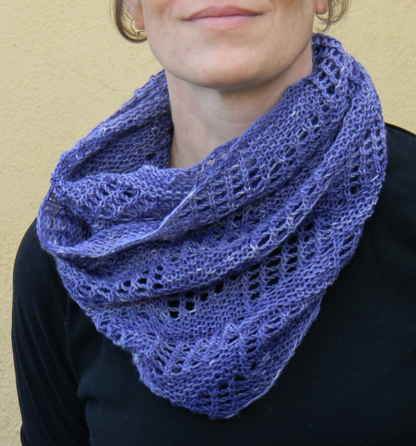 Ebbenflow Cowl
