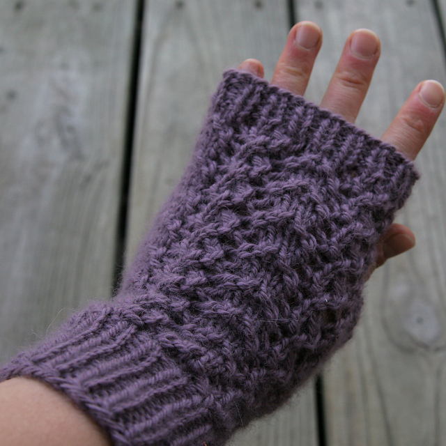 Lilac Spring Mitts