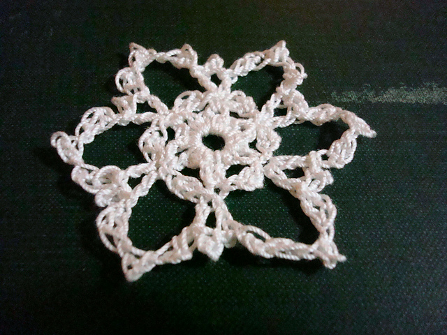 #43 Snowflake Garland