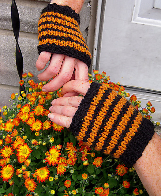 Funky Pumpkin Mitts