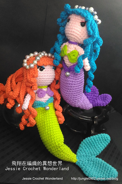 Little mermaid sisters