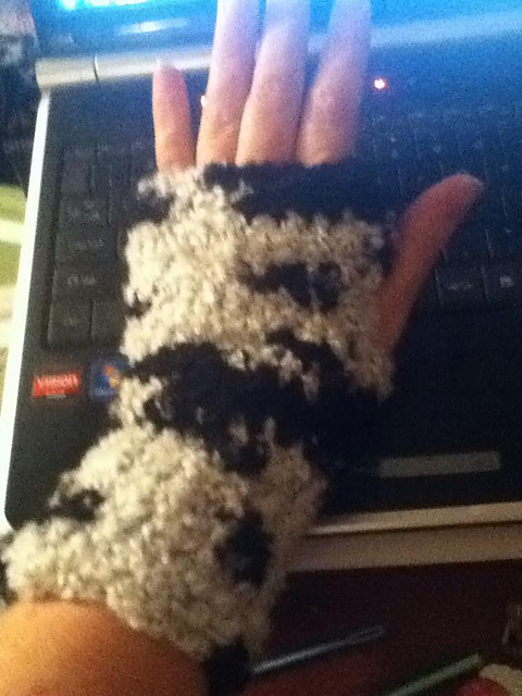 Bulky Boucle Fingerless Gloves