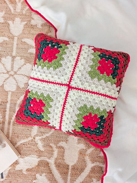 Log Cabin Christmas Pillow