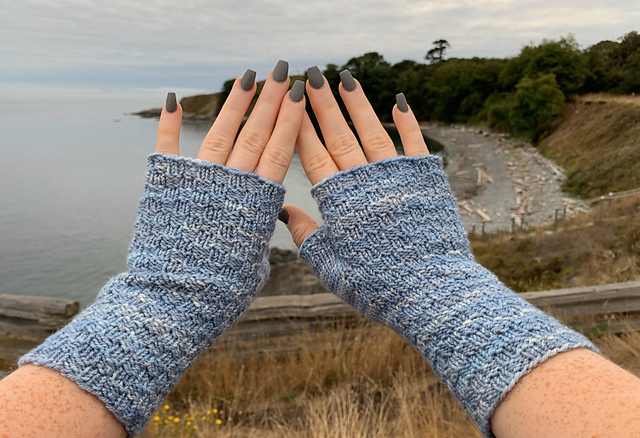 Cattle Point Mitts