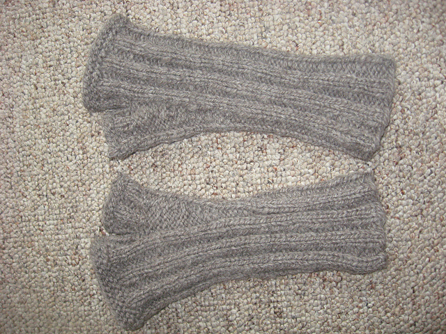 Ribbed Fingerless Gloves