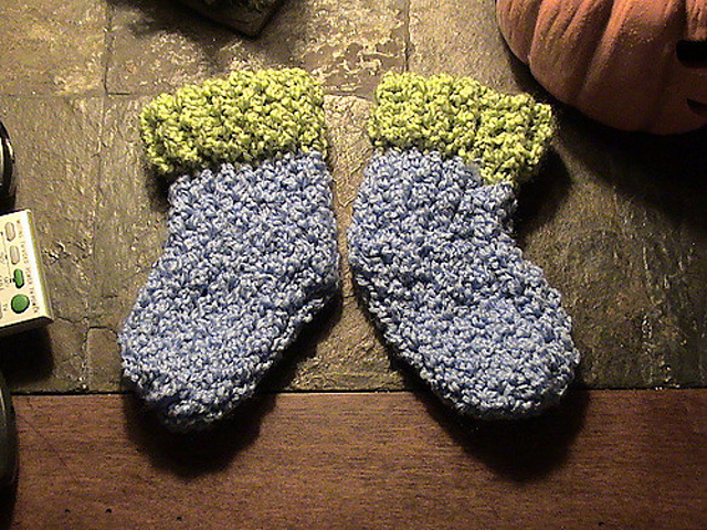 Bev's Loom-knit Booties
