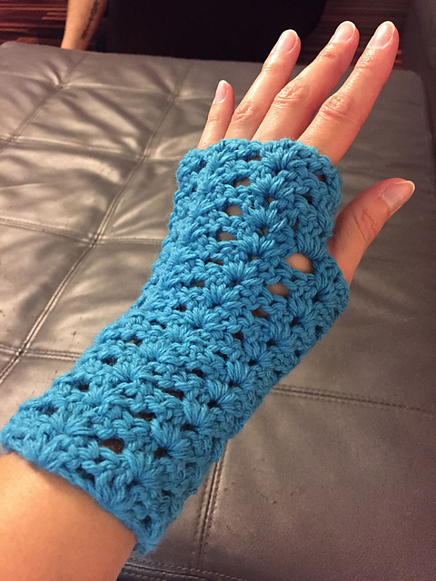 Iris Stitch Finger-less Mitten Wrist Warmers