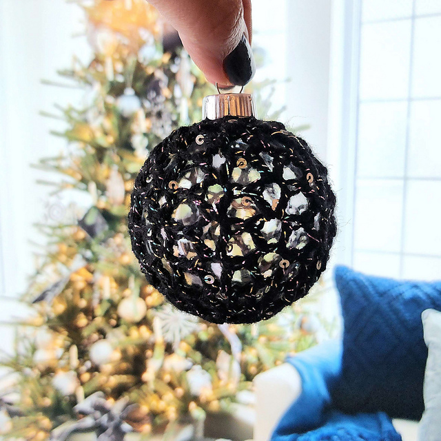 Jazzy Twinkling Ornament