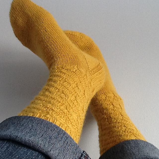 Walking Cable Socks