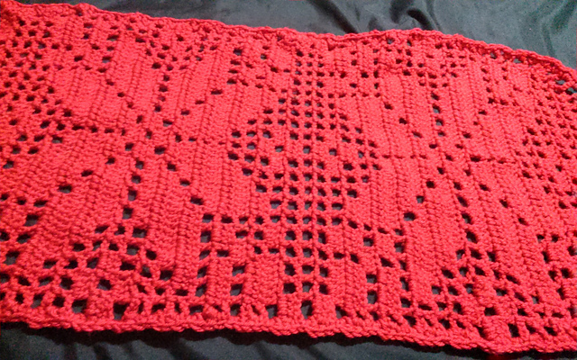 Christmas Table Runner point
