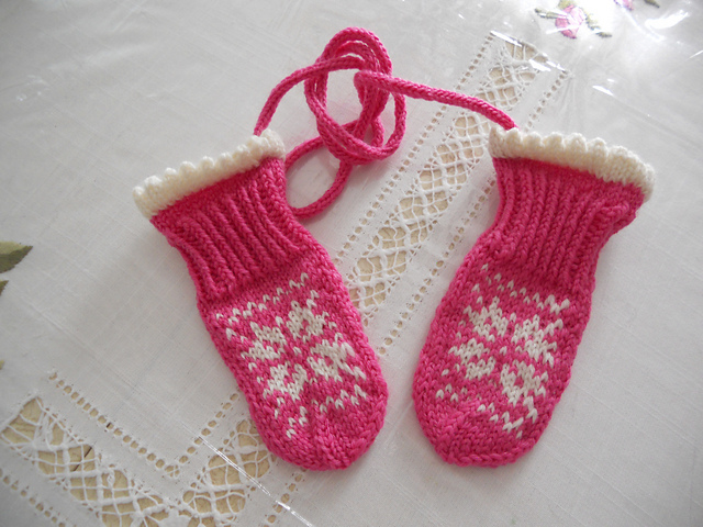 Little Winter Star Mittens