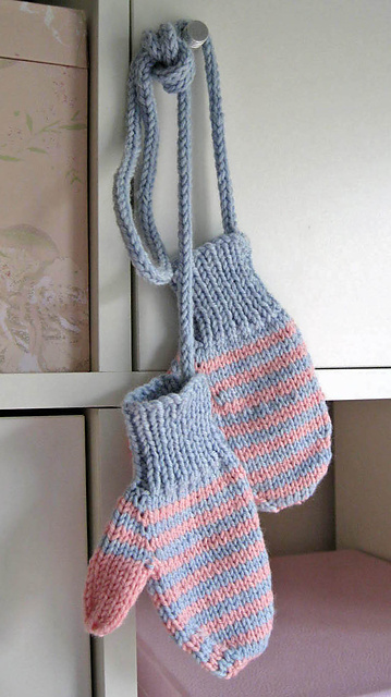 Bold Banded Mittens