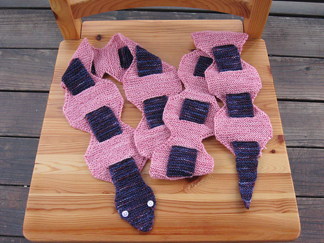 WormyApple Scarf